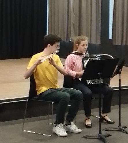 Gabriel Goméz-Rosado y Lucie Chasseray interpretando el tango "Por una cabeza".
